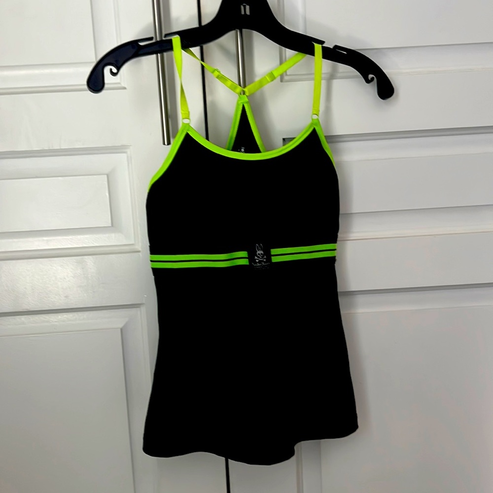 Psycho Bunny Black and green workout-shirt size medium very good condition